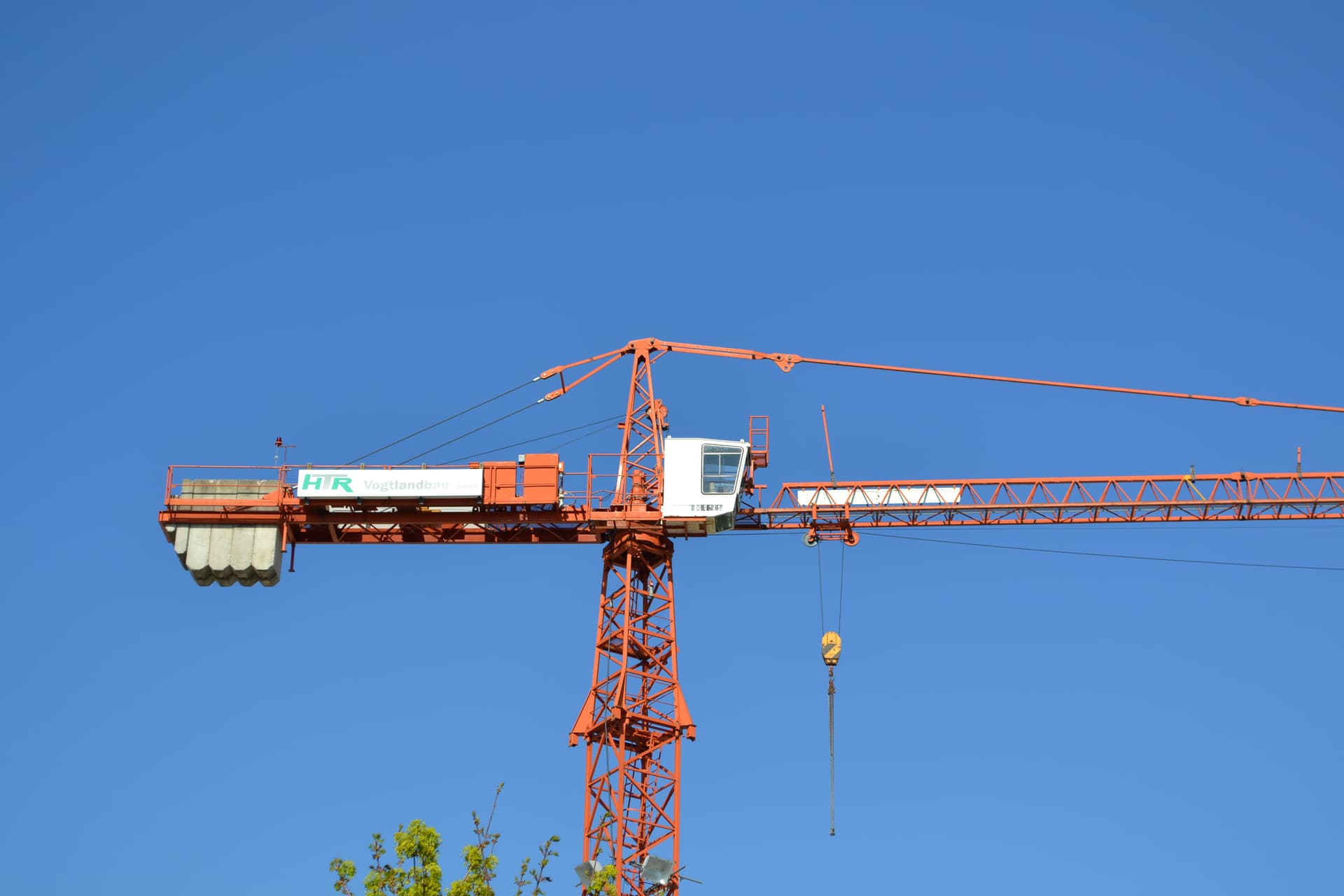 Gru a torre 45m Liebherr