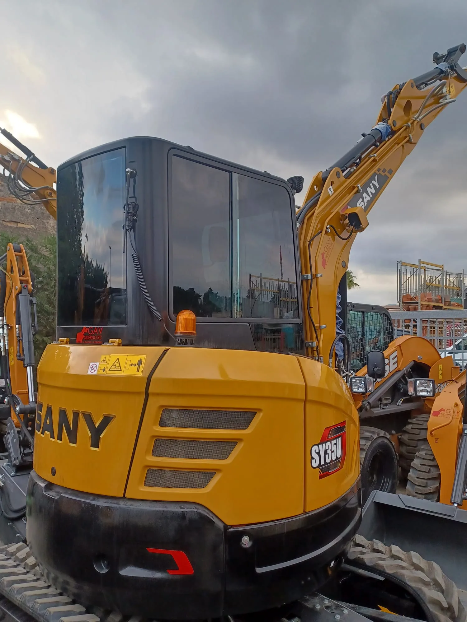 Escavatore cingolato SANY SY35U